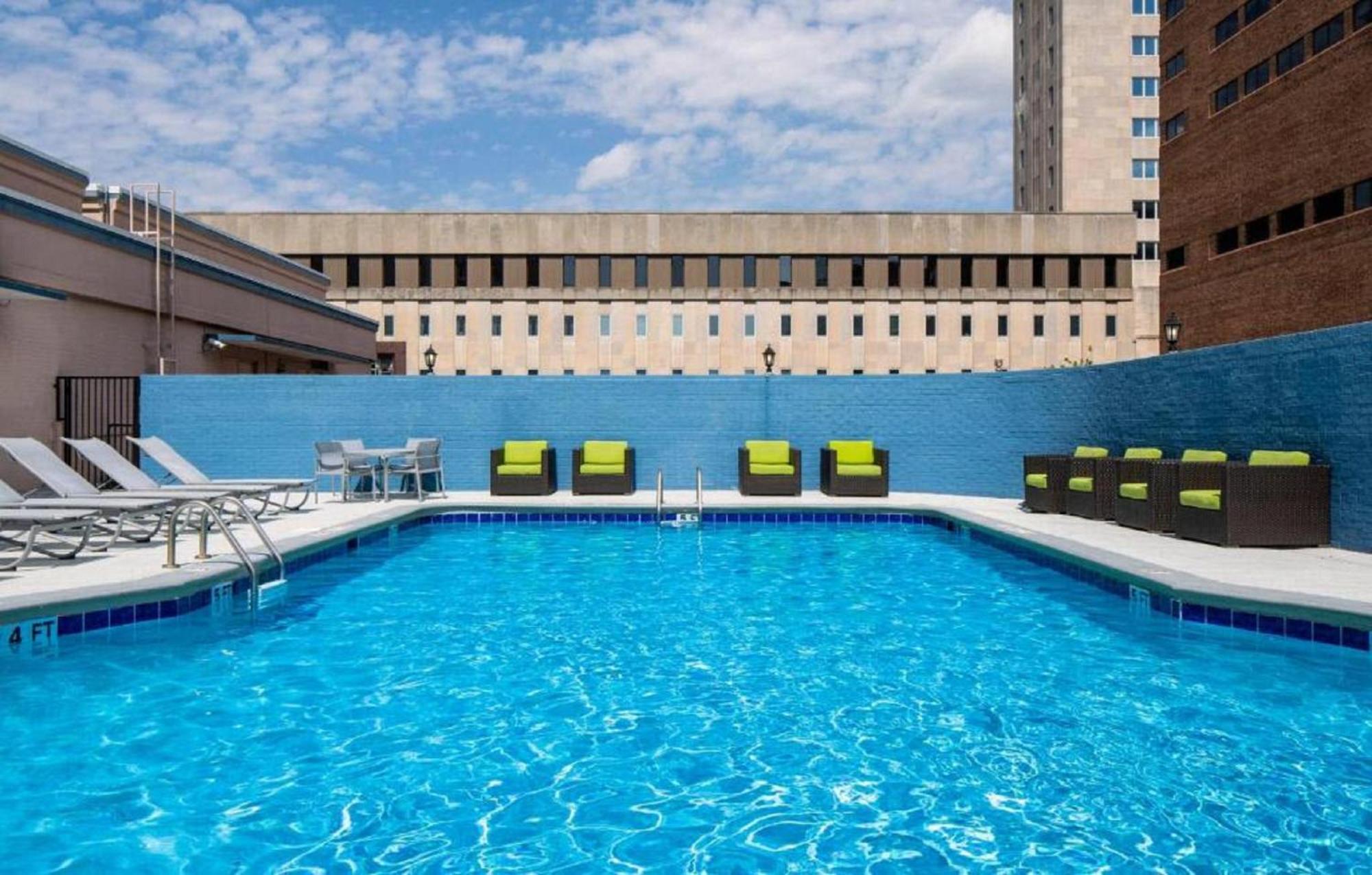 Holiday Inn Express Nashville-Downtown - Broadway By Ihg Exterior foto