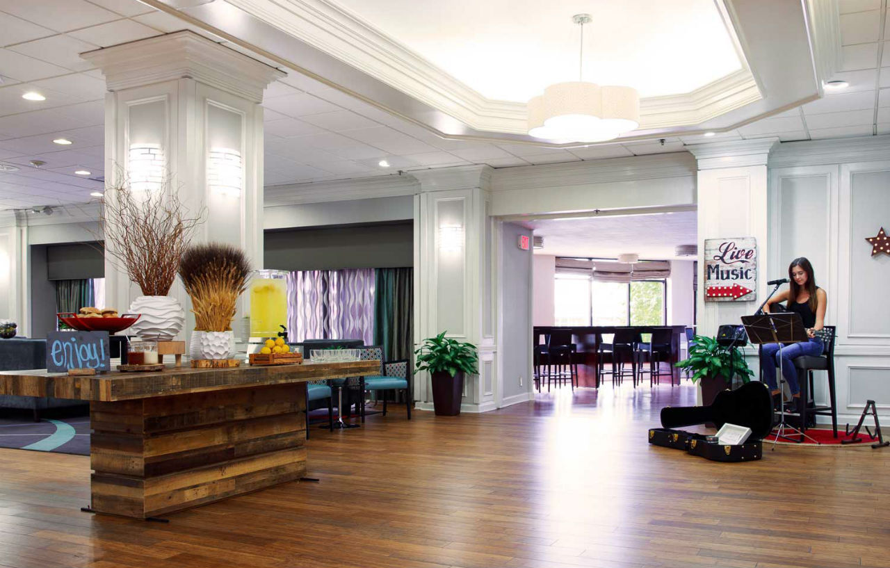 Holiday Inn Express Nashville-Downtown - Broadway By Ihg Exterior foto